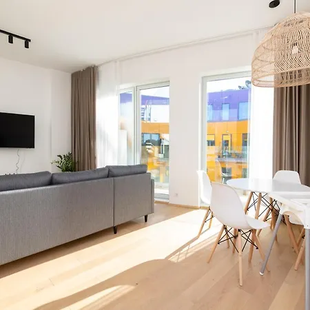 Apartment 4bdr Modern And Stylish Near Kadriorg With Free Parking Tallinn