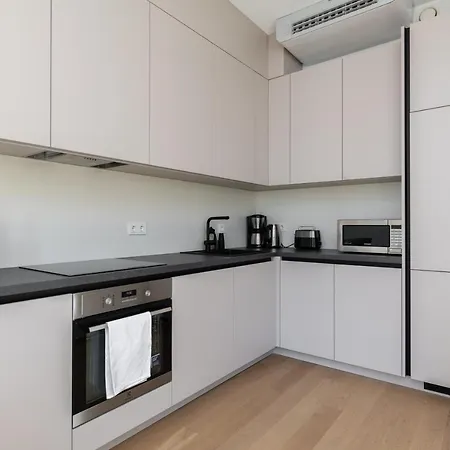 4bdr Modern And Stylish Near Kadriorg With Free Parking Tallinn