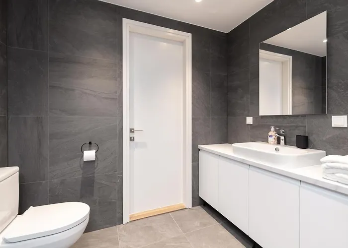 4bdr Modern And Stylish Near Kadriorg With Free Parking Appartement Tallinn