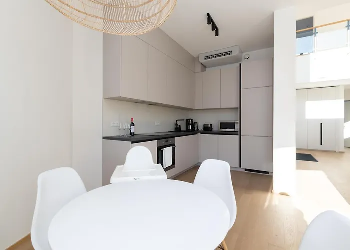 4bdr Modern And Stylish Near Kadriorg With Free Parking * 塔林