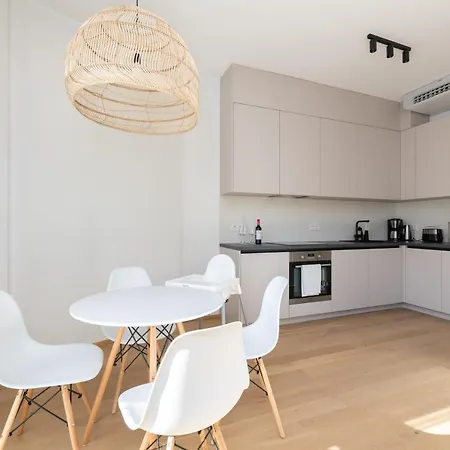 Apartamento 4bdr Modern And Stylish Near Kadriorg With Free Parking *