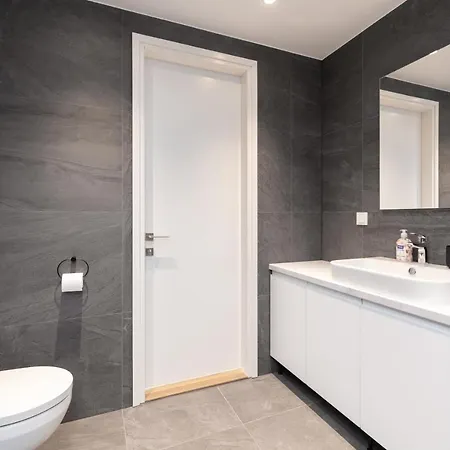 4bdr Modern And Stylish Near Kadriorg With Free Parking Apartamento Talin