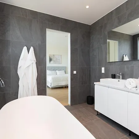 4bdr Modern And Stylish Near Kadriorg With Free Parking *