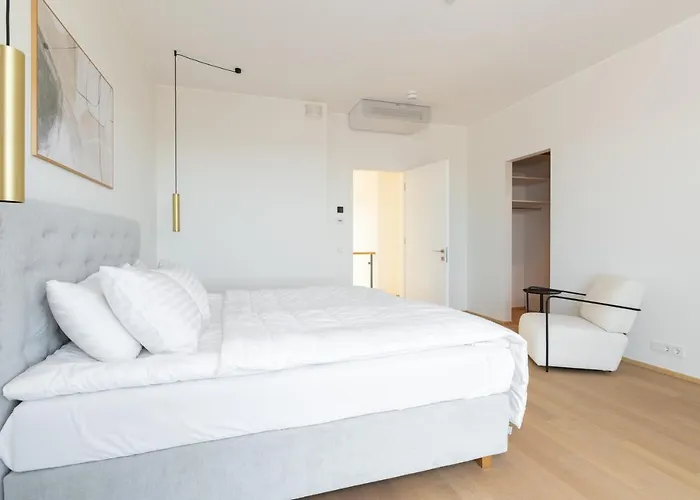 Апартаменты 4bdr Modern And Stylish Near Kadriorg With Free Parking *