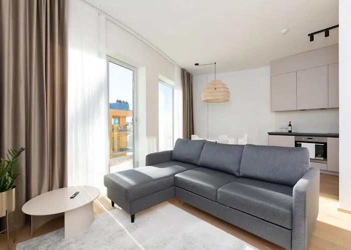 4bdr Modern And Stylish Near Kadriorg With Free Parking Апартаменты Таллин