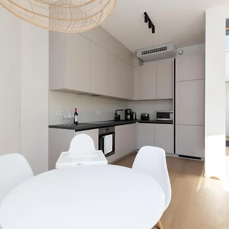 4bdr Modern And Stylish Near Kadriorg With Free Parking * טאלין